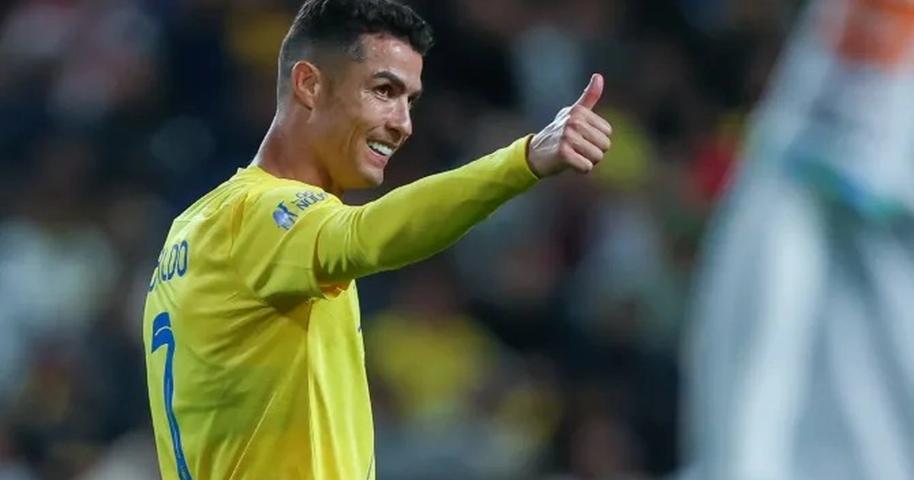 Ronaldo chạm mốc 1000 bàn thắng